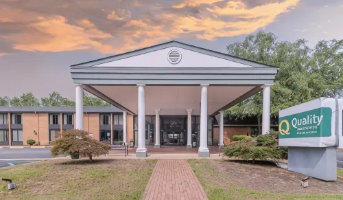Quality Inn & Suites - 3-Star