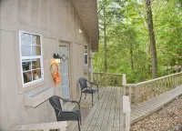Riverview 1 Bedroom Cabin by RedAwning - 홈스테이