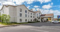Holiday Inn Express & Suites MOREHEAD by IHG - 2-Star