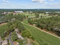 NEW reno! Walk to Pinehurst CC, The Cradle and enjoy the indoor putting green! - 民宿