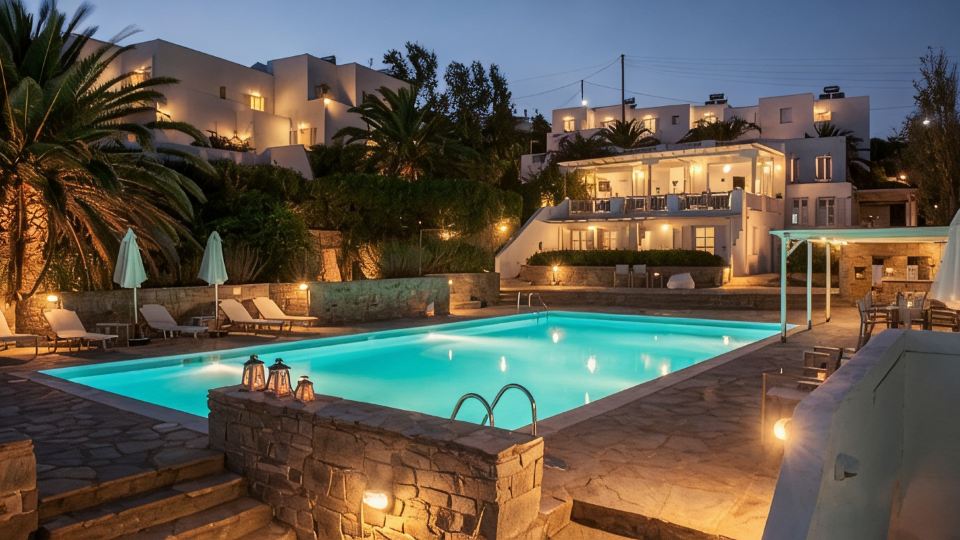 Akrotiri Hotel