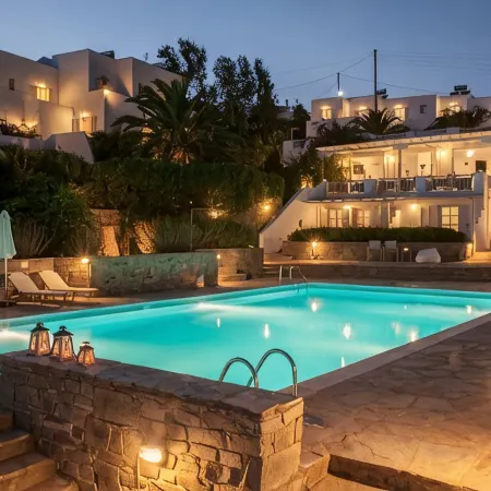 Akrotiri Hotel