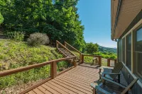 Mtn Cabin with Views, Hot Tub+Grill, Wood Stove, WiFi, Private & Close to Town. - Hytter
