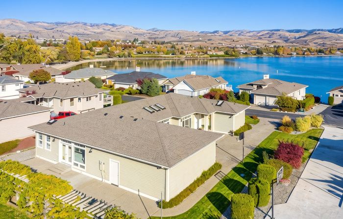 Wapato Point Home Single Level 4 Bed 3 Bath Sleeps 12, Close to Waterfront Park
