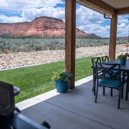 Kanab Getaway Red Mesa Ranch, Near Zion, Stunning Red Rock & Starry Night Views!
