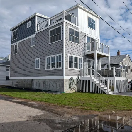 Spacious 6 BR, 4.5BA with water views across street from beautiful Wells Beach