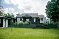 Rabi Residence - Modern Farmhouse sleeps 4 - Pet friendly
