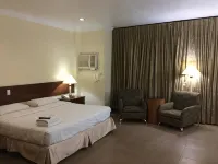 Dottie's Place Hotel & Restaurant - 3-Star