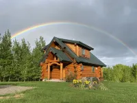 Beautiful upscale retreat for travelers who value beauty and seclusion. - Chalets