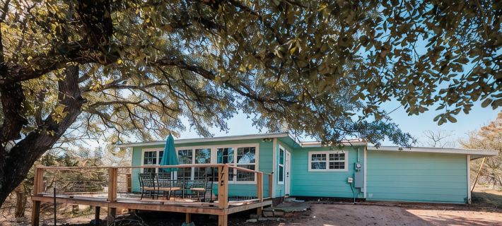 Enjoy our speakeasy at our 2 bedroom cottage! Hotels in Llano County