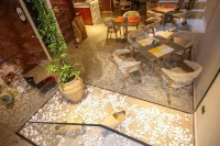 Comfort Boutique Hotel - 2-Star