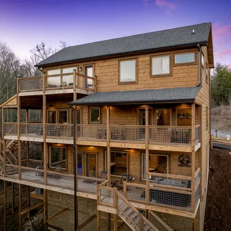 Lagniappe  Lookout , Smoky Mountain View  Private Indoor Pool Hot Tub