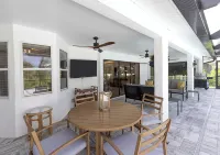 The Marquee of Naples-3Bd-2BA W Heated Saltwater Pool +1 773-443-7832 - Private Pools