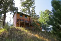 Enjoy The Views From This Lead Home Close To ATV/snowmobile trails and skiing -  Privatzimmer