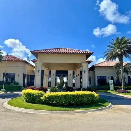 Luxurious 1-bedroom condo located on the beautiful resort at Gold Coast.