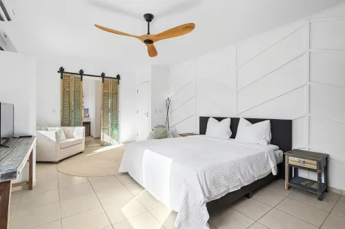 Charming apartment with AC in living, garden and walking distance to the ocean! - Apartments