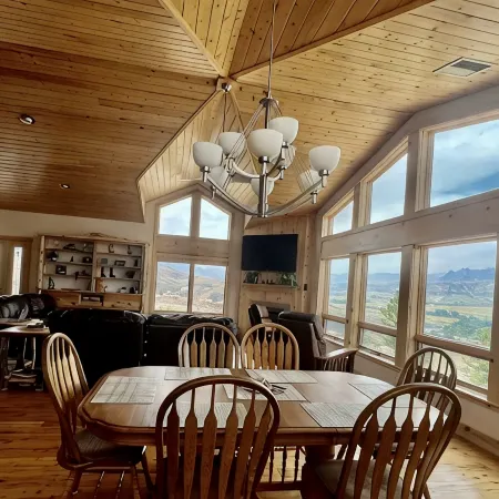 Experience the Magic of Wapiti Valley in Luxury. Stunning Views-East Yellowstone