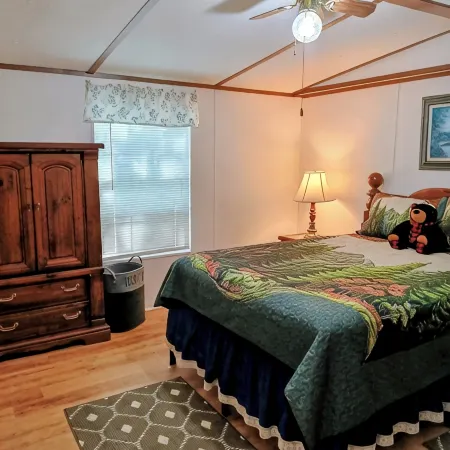 "Holland Hills" offers a clean, quiet, comfortable stay. Paved access. Nice area