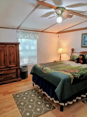 "Holland Hills" offers a clean, quiet, comfortable stay. Paved access. Nice area - 2-Star