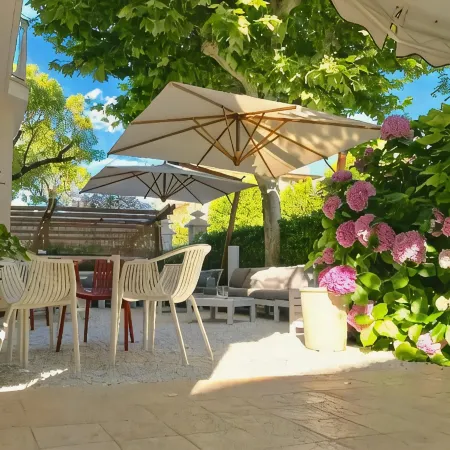 Petit Hotel