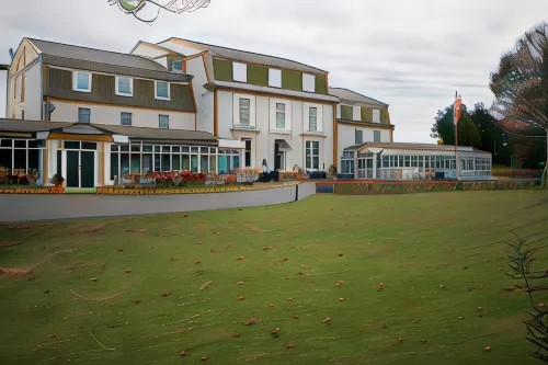 La Trelade Hotel - Parkplatz