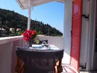 Eolos Apartments with Private Parking - Mountain View