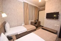 Old Garden Hotel Batumi - 2 ดาว