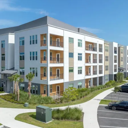 Landing Beautiful 1BD in Loughman