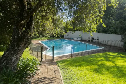 Fern Forest Serene 1 Bed Get-a-way Suite . Long Stays Welcome - Pools