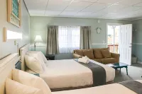 The Janmere Motel - Parking