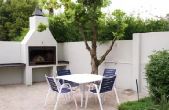 月桂樹自助式套房度假屋