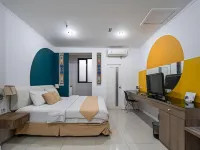 Cove Taman Hotell i Desa Cilandak