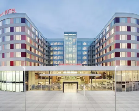 Mövenpick Hotel Stuttgart Airport Hotels in Leinfelden-Echterdingen