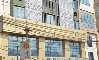 Golden Heaven Hotel - Housity