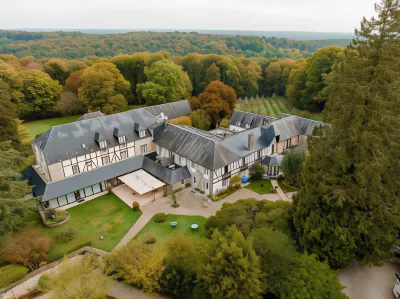 Le Manoir du Lys, the Originals Relais فنادق في بانيول دو لون