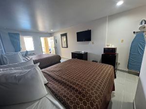 Country Hill Inn & Suite Eagle Pass