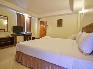 Trat Center Hotel