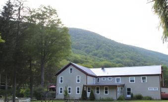 Catskill Seasons Inn