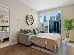 Globalstay. Downtown Calgary Apartments. Free Parking