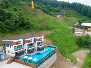 Gapyeong Lune Pension (Spa)