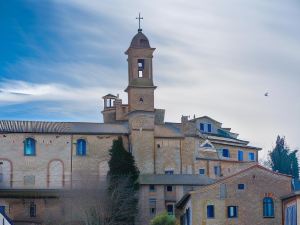 莫塞拉阿拉門旅館