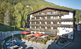 Berghotel Basur - Das Schihotel am Arlberg