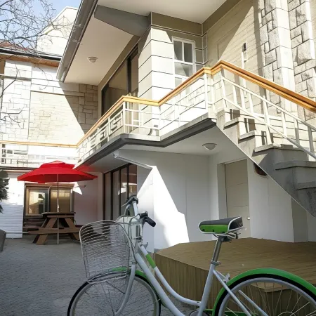 Birdsnest Hostel Hongdae Foreigner Only Отели рядом с достопримечательностью «Музей Trick Eye»
