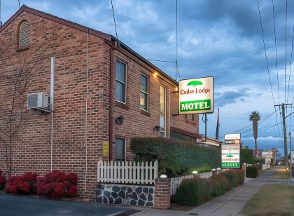 Cedar Lodge Motel