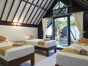 Gili Turtle Beach Resort