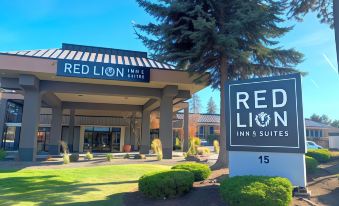 Red Lion Inn & Suites Deschutes River Bend