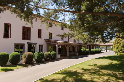 Clos St Eloi, the Originals Relais Hotels in Viscomtat