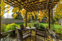 Imperial House Hotel in zona Simon Fraser University