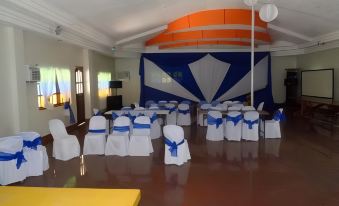 Nipa Hut Resort - Housity