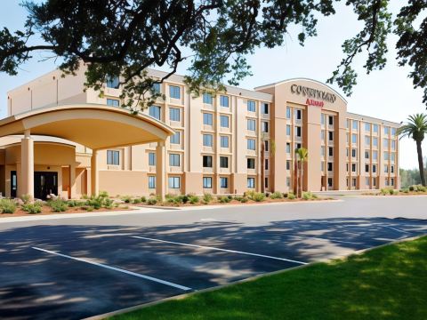 Courtyard by Marriott Gulfport Beachfront